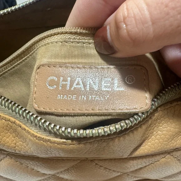 ✨ CHANEL Quilted Caviar Leather Shoulder Bag – Camel Beige – Made in Italy ✨ - Picture 4 of 16